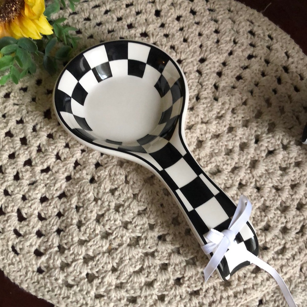 Terramoto Ceramic Checkerboard Ceramic Spoon Rest - Black and White